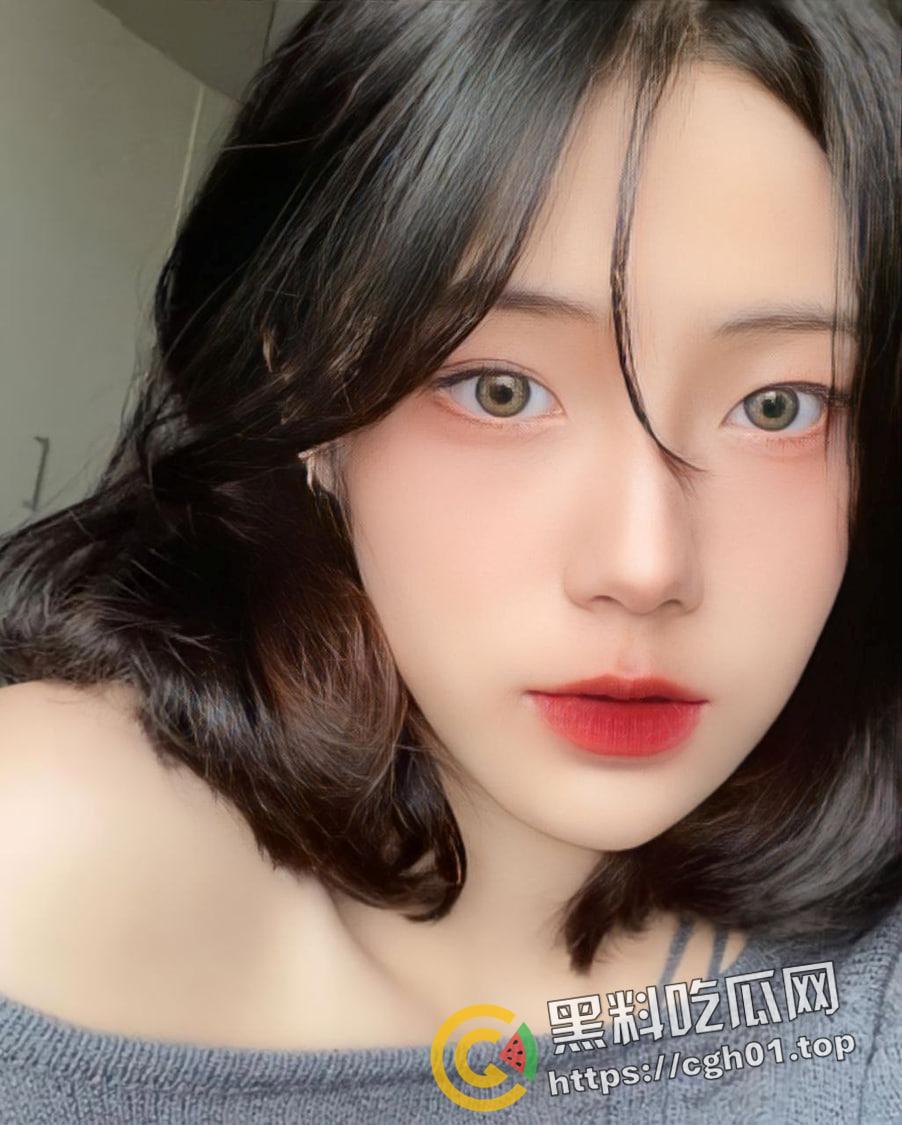 台湾台北大学生 教科书级别反差婊  御姐脸的人性飞机杯 自慰都能水多的溢出来-3