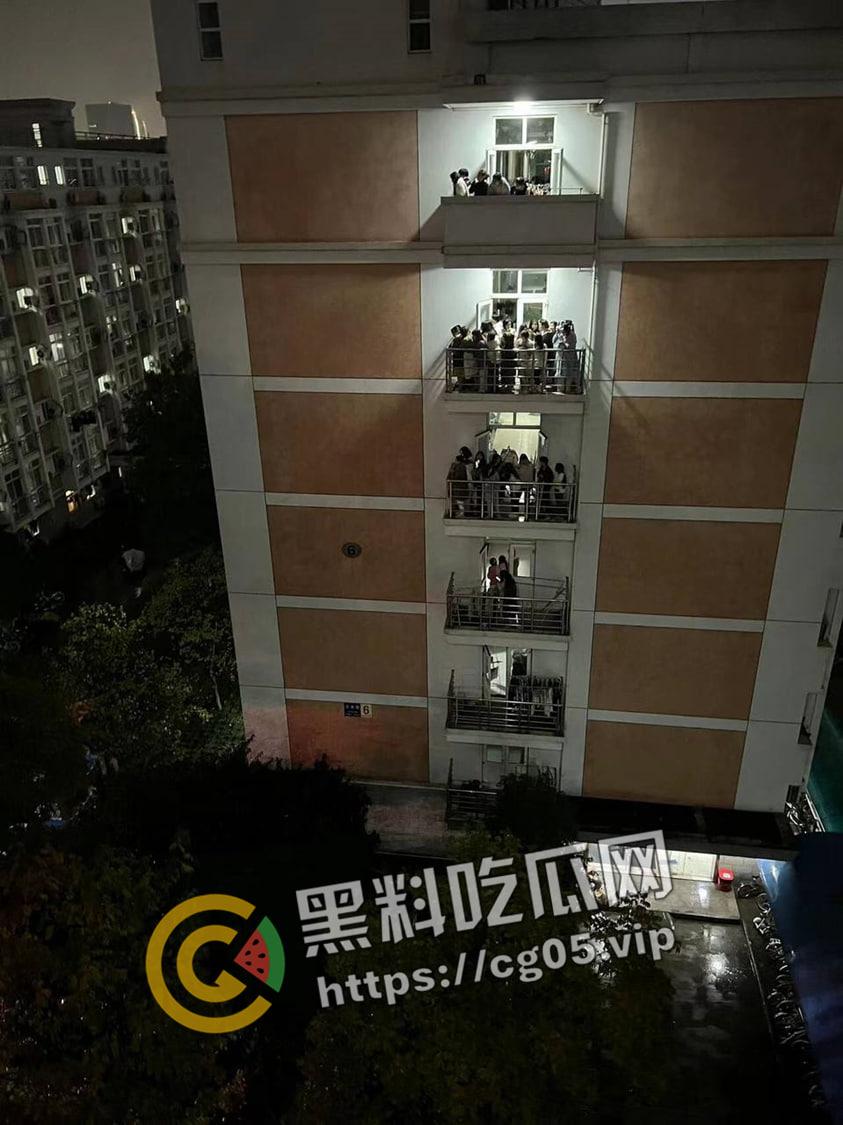 浙江中医药大学杀人事件！忍受不了舍友的吵闹将其抹脖后跳楼 留下遗书给父母 现场血腥画面流出-8