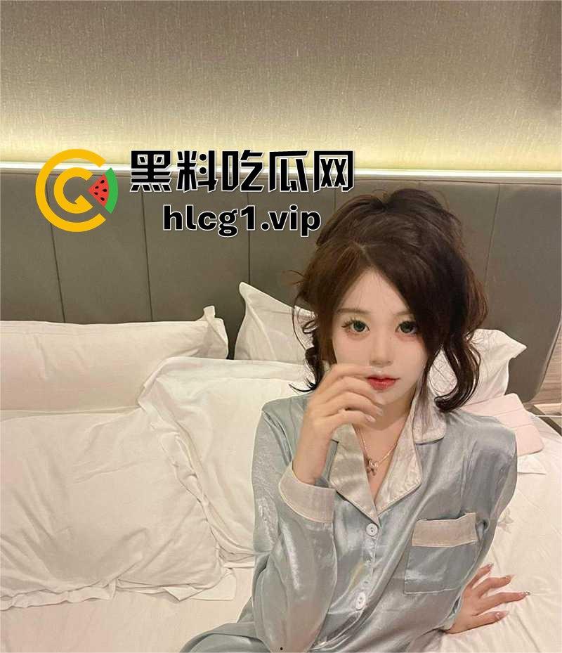 华东师范大三妹张妍霏,白月光外表下的SM狂热,皮带抽打中沉迷快感!-5