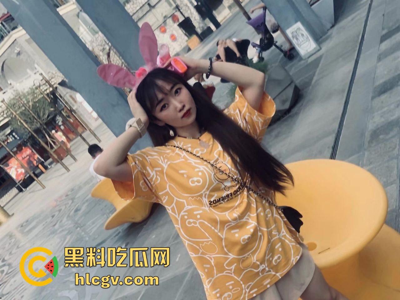 山东大学【刘温璐】疑似被偷拍不雅视频流出!长相清纯却放得开,骚劲十足让人瞠目结舌!-13