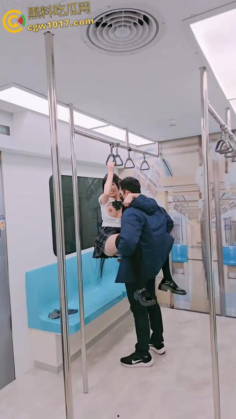 极品福利姬【慕慕Momo】,jk制服白虎嫩穴,在电车被捆绑SM调教,扯着扶手被抱起来肏,高潮爽到瘫痪倒地 !-6