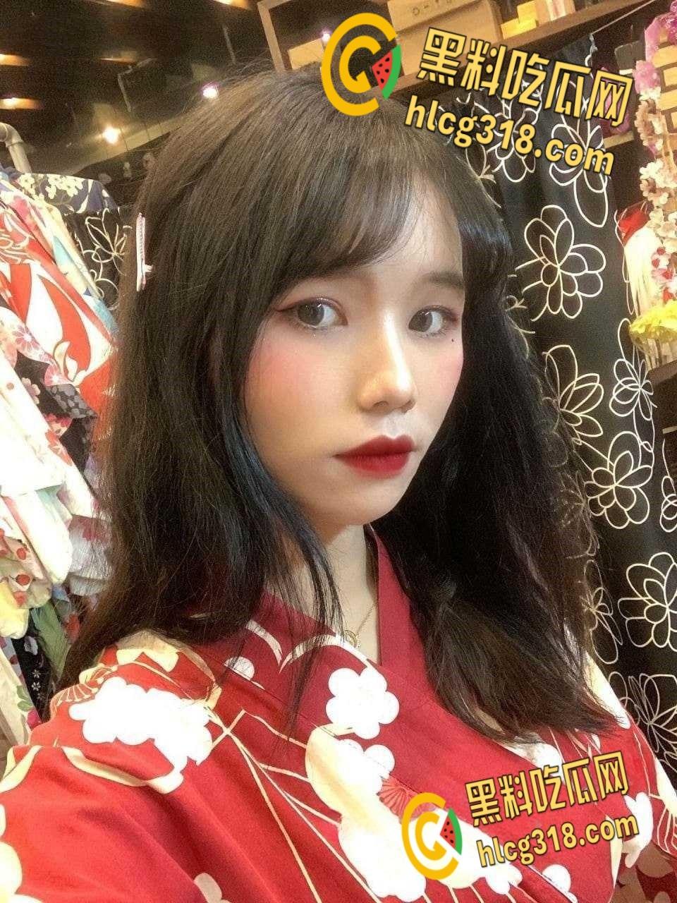 喜爱健身的小姐姐居家自拍，户外露出倒立自慰健身，不是目的为了拿多姿多彩的性运动！-2