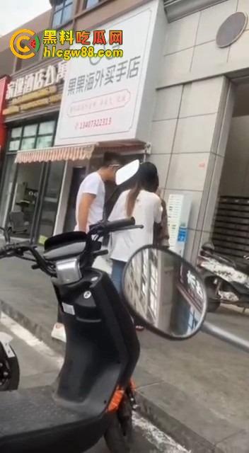 柳州精神小妹在线变刀妹,吵个架掏刀就捅,气势嚣张两刀下去直接教做人!你狂?刀妹更狂!-5