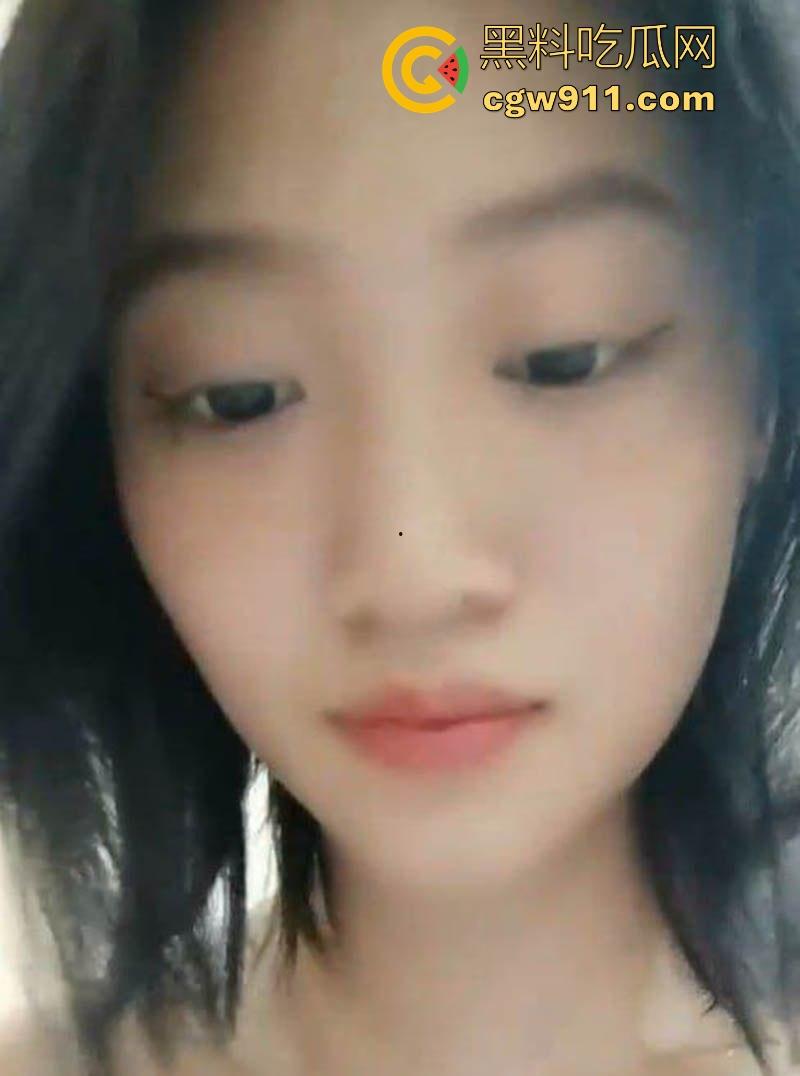 云南极品大学生反差婊被骗上床后超级淫荡,露脸口交口技一流,无套狂操淫叫连连,真的巨反差!-1