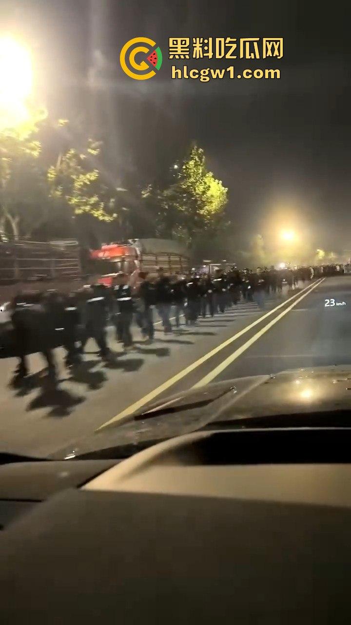 浙江义乌南山区地毯式搜索凶手！群众瑟瑟发抖，警方封锁整片山林！-4