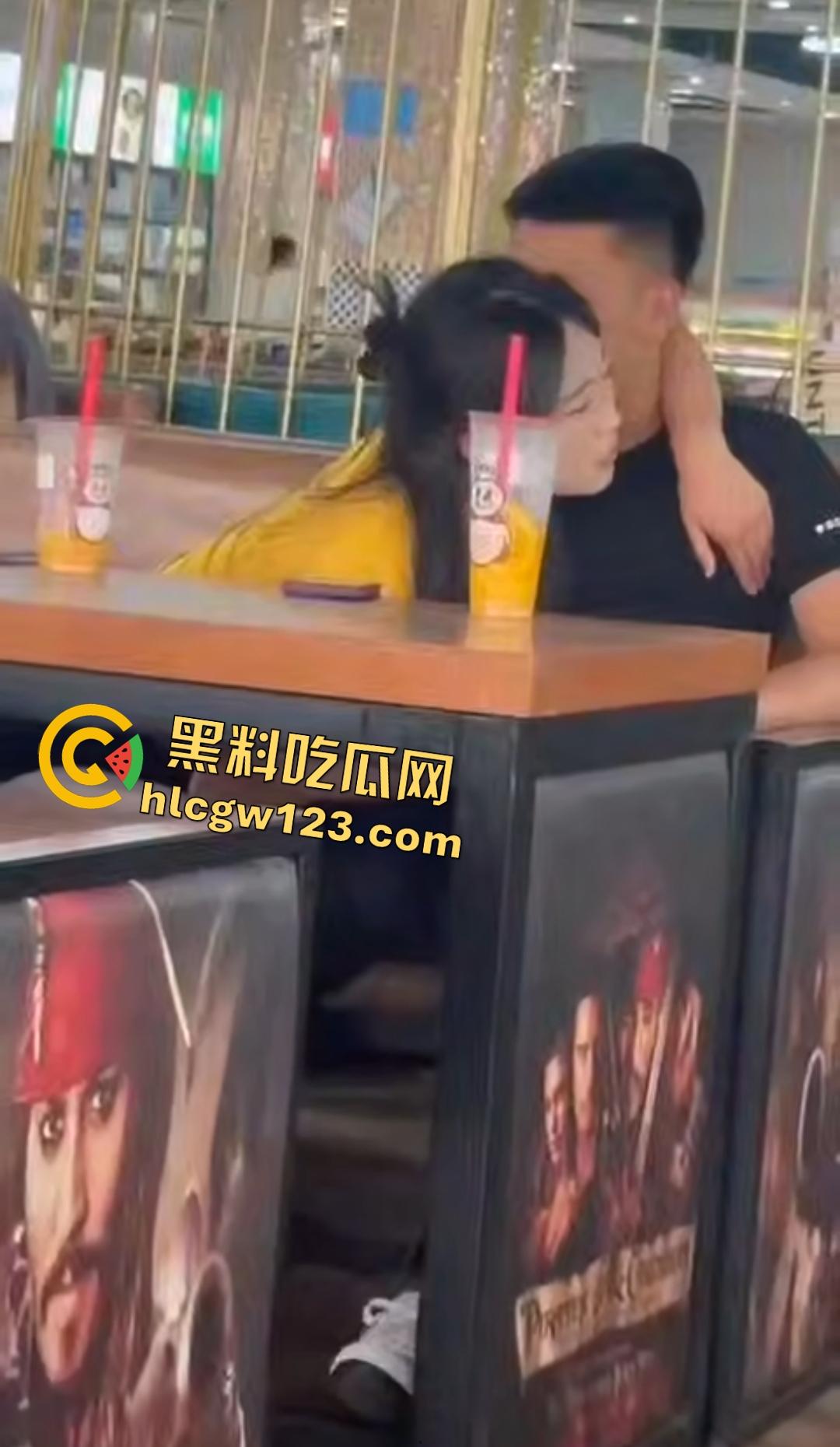 青岛技师学院食堂惊爆狗男女口交,蜜雪冰城边喝边舔,精子果茶就此诞生!-5