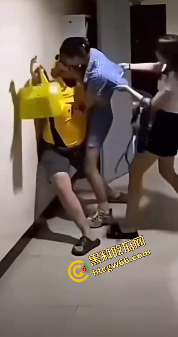 美团这宣传片是认真的吗？小哥送外卖送到黑丝裸体美女家？谁还不想干这活儿！-4