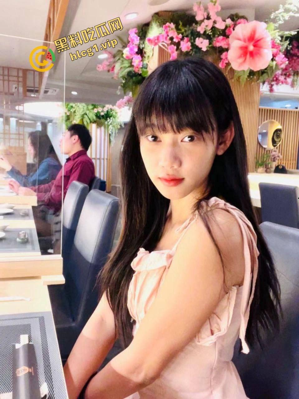 偷情的快乐谁懂！泉州反差婊贱母狗『罗丹妮』背着男友在外偷吃土豪大哥 惨遭曝光！-2