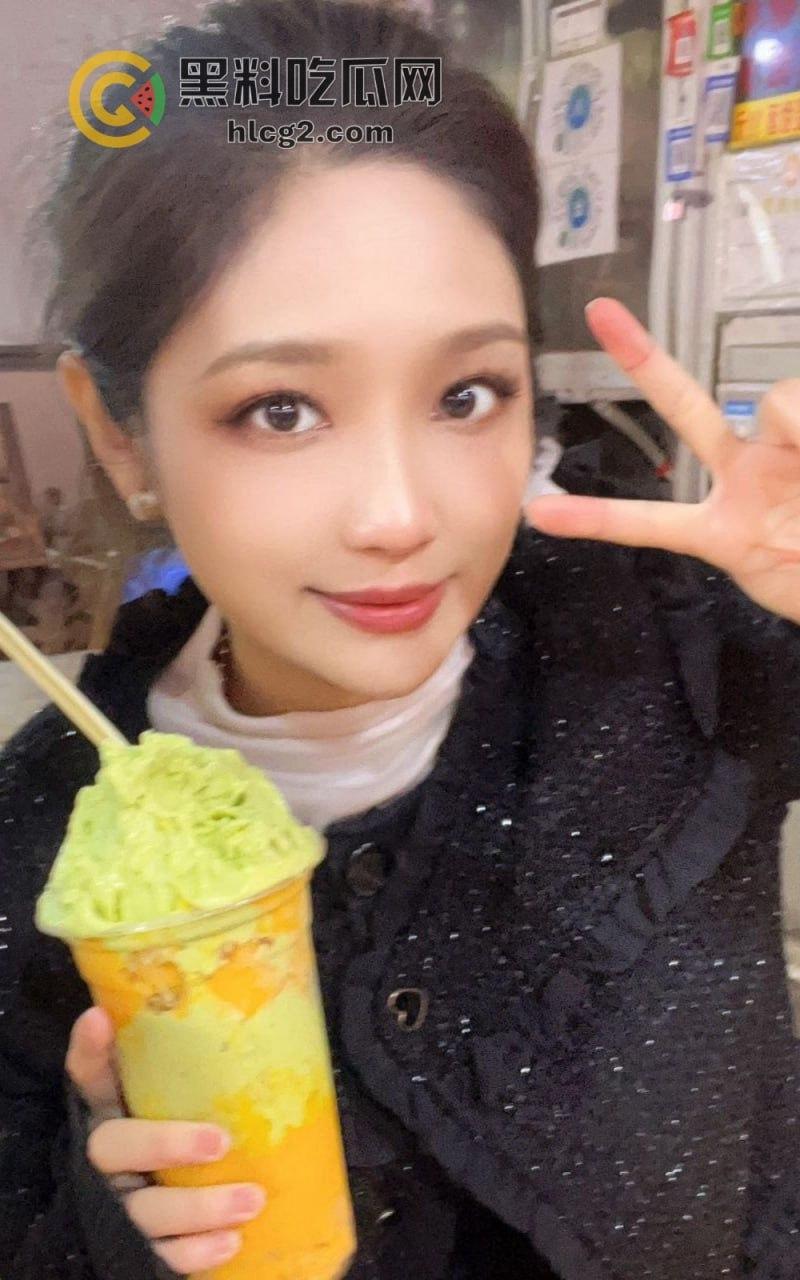 深圳大学艺术学院校花『李敏紫』无套抠逼视频发给男友遭流出,真心付出竟遭渣男背叛!-4