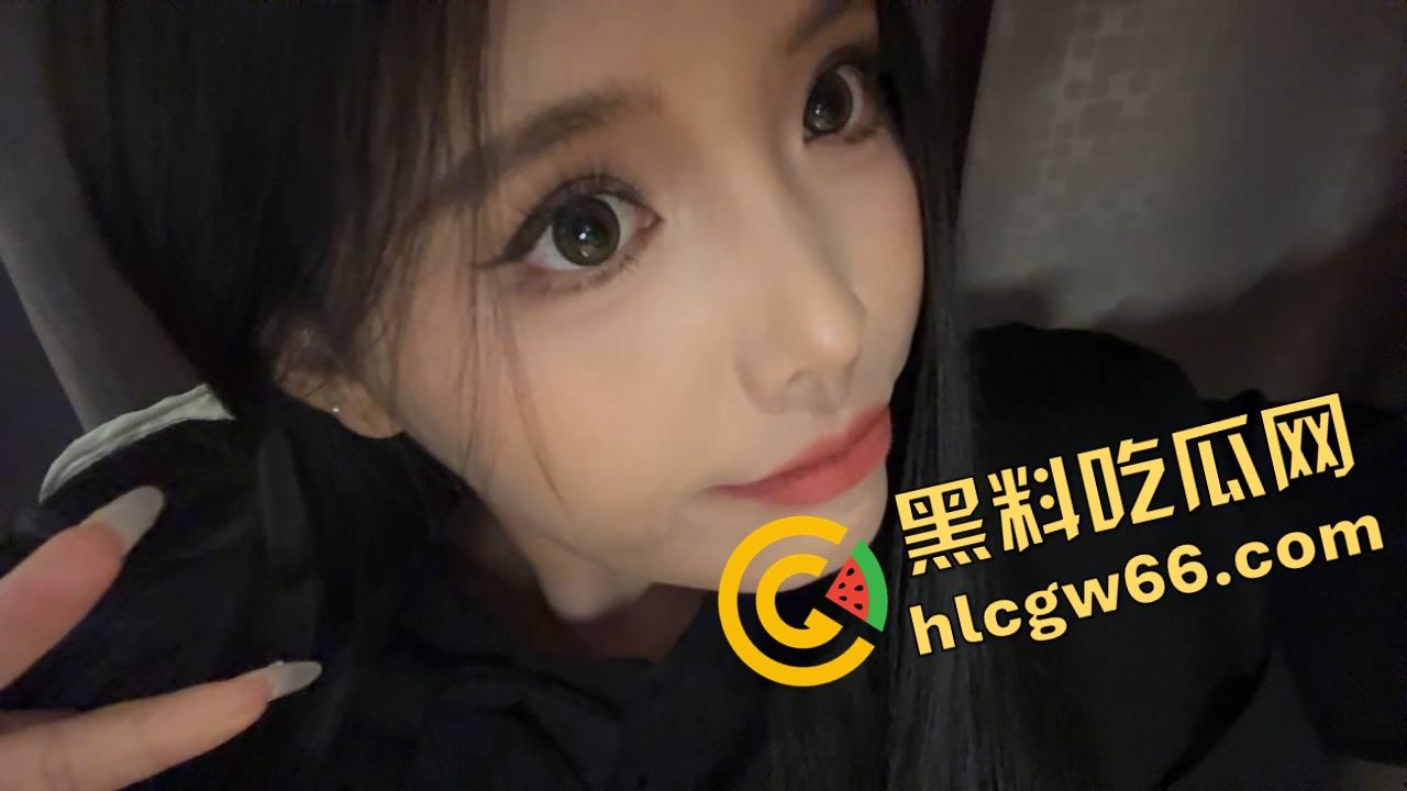 长沙肉感骚货【婉婉】身穿情趣衣撅逼给金主摆拍，假屌爆插嫩穴插到松弛，呻吟骚到让人原地射！-4