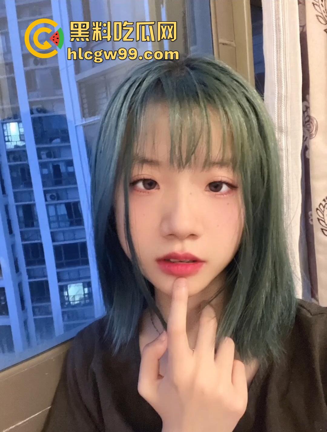 江西南宁『孙豪冉 』清纯少女的堕落之路,摄影师男友一步步调教成欲女全纪录,援交露出肉偿兄弟还债!-3