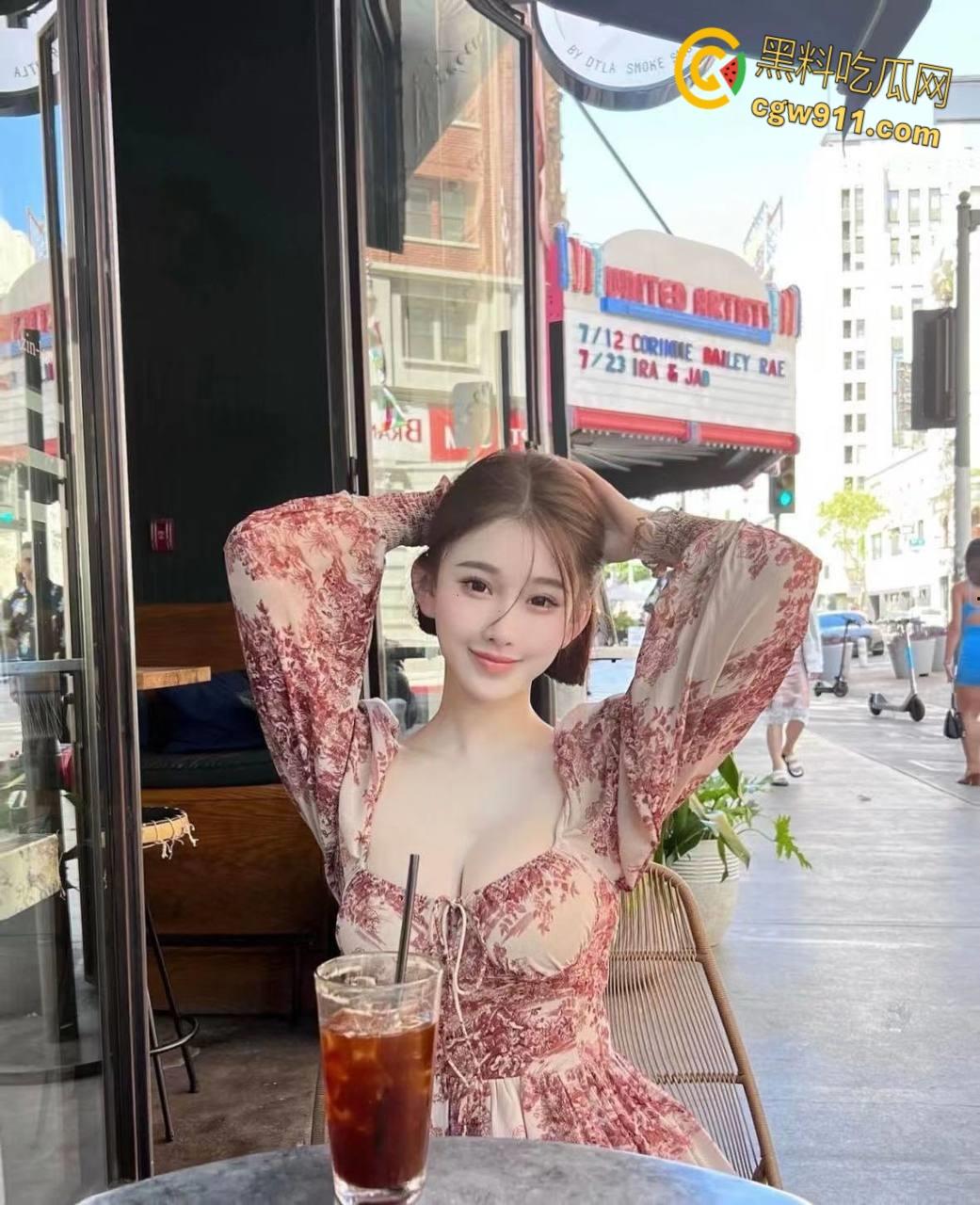 上海戏剧学院舞蹈生【宋雅倩】，一放假立马被男友拉去开房，超粉嫩白虎骑乘榨精，肏到求饶放过 ！-4