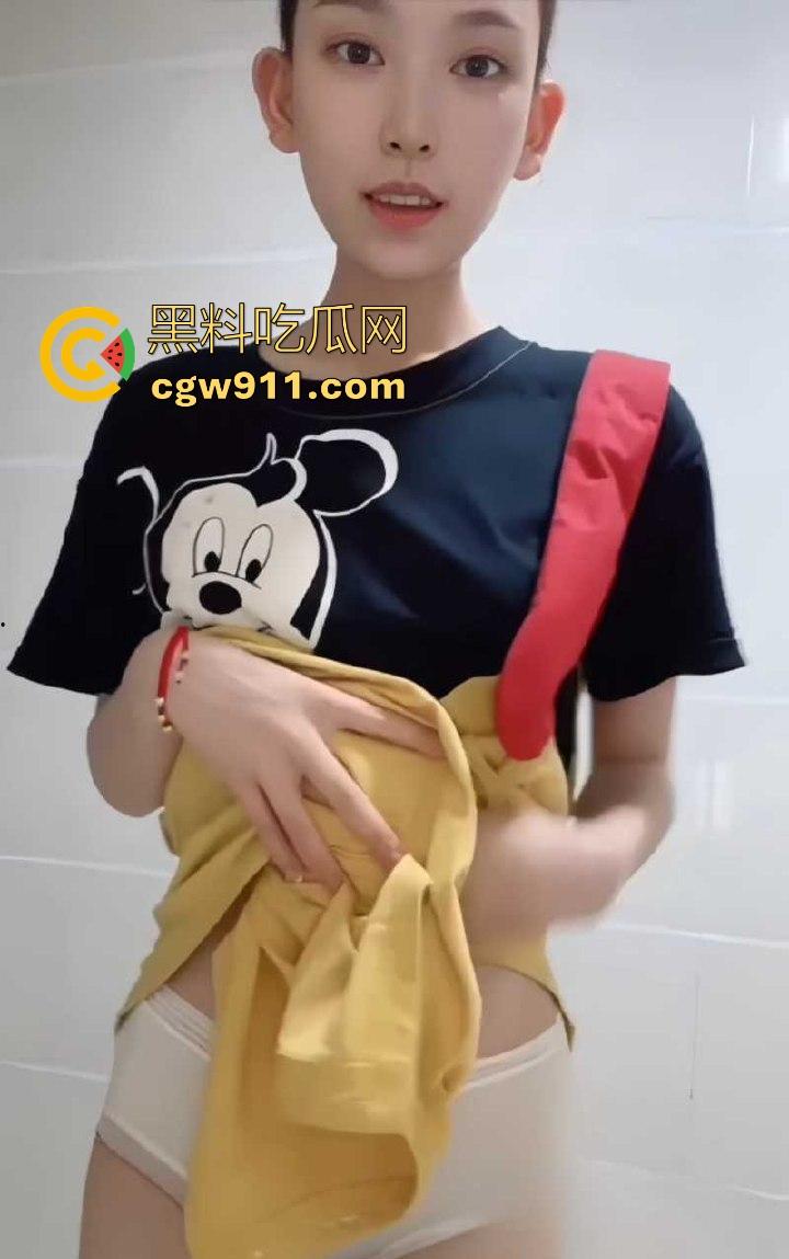 湖北武汉清纯女幼师【林潇潇】浴室激情裸聊自慰,揉奶晃奶诱惑炮友,掰逼扣穴淫水流淌!-2