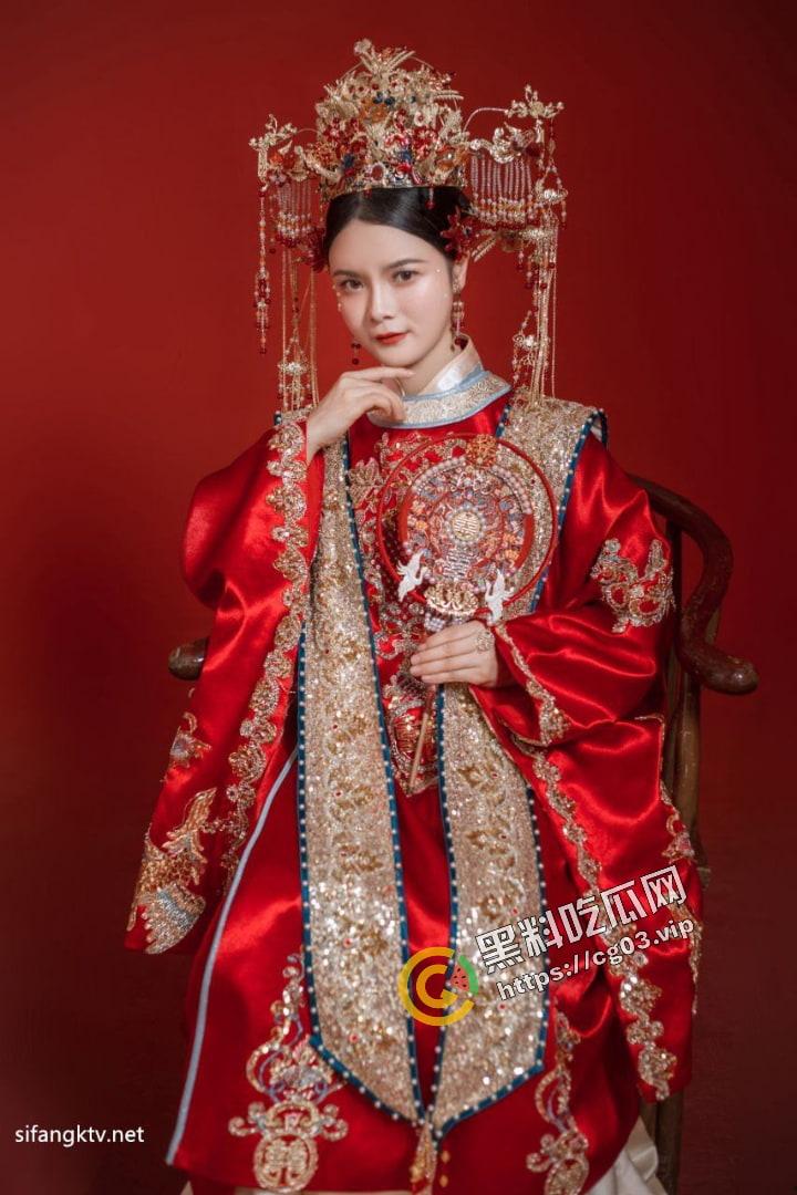 重庆反差婊【赵红艳】海量生活照+与同居男友性爱自拍流出 百度云泄密34P+6V-11