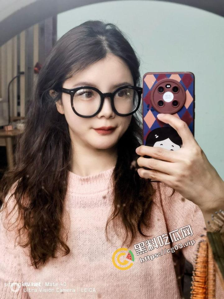 重庆反差婊【赵红艳】海量生活照+与同居男友性爱自拍流出 百度云泄密34P+6V-12