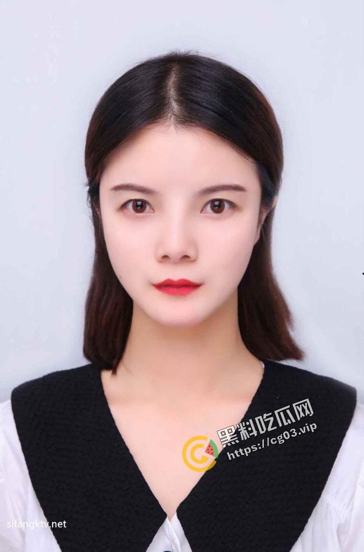 重庆反差婊【赵红艳】海量生活照+与同居男友性爱自拍流出 百度云泄密34P+6V-23