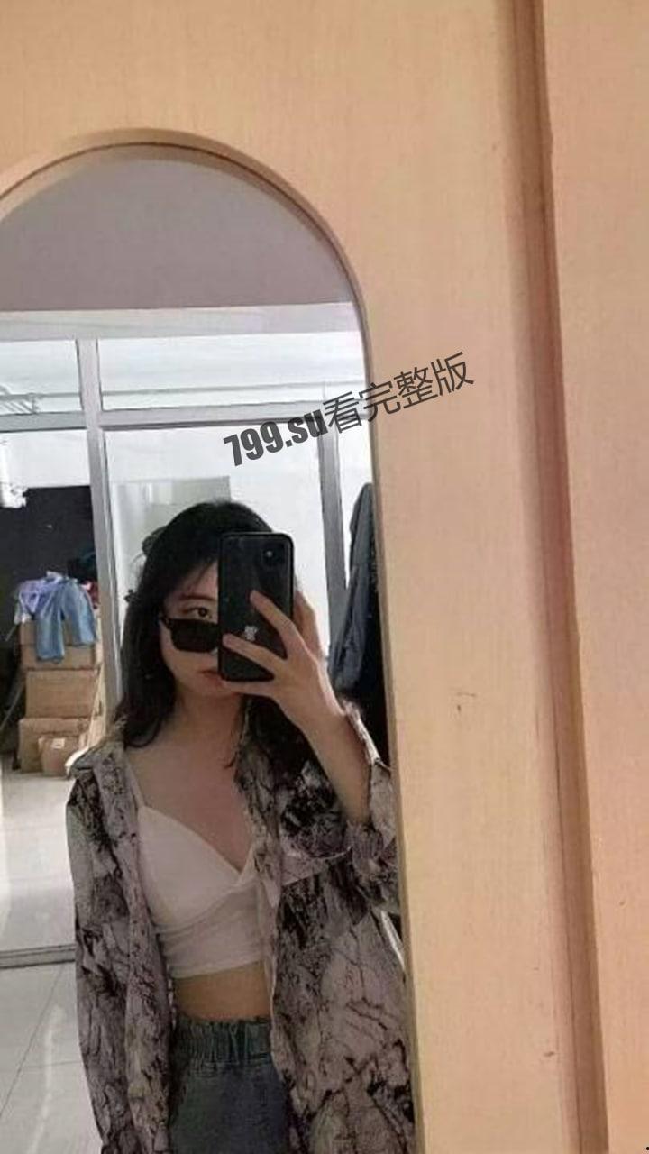 前女友系列 上海金华 孙方仪 脚踏两只船纯拜金女给男友戴绿帽被曝光-3