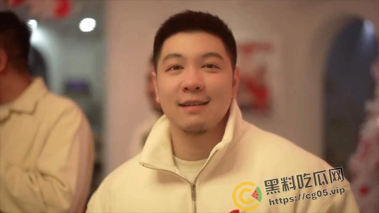 男同天团喜来登酒店大使套房欢度圣诞  爆操到肛门喷粪 画面惨不忍睹-7