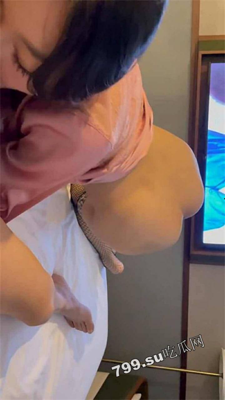 航空门 性爱视频完整版流出 各种姿势淫语爆操极品空姐 完美露脸-2