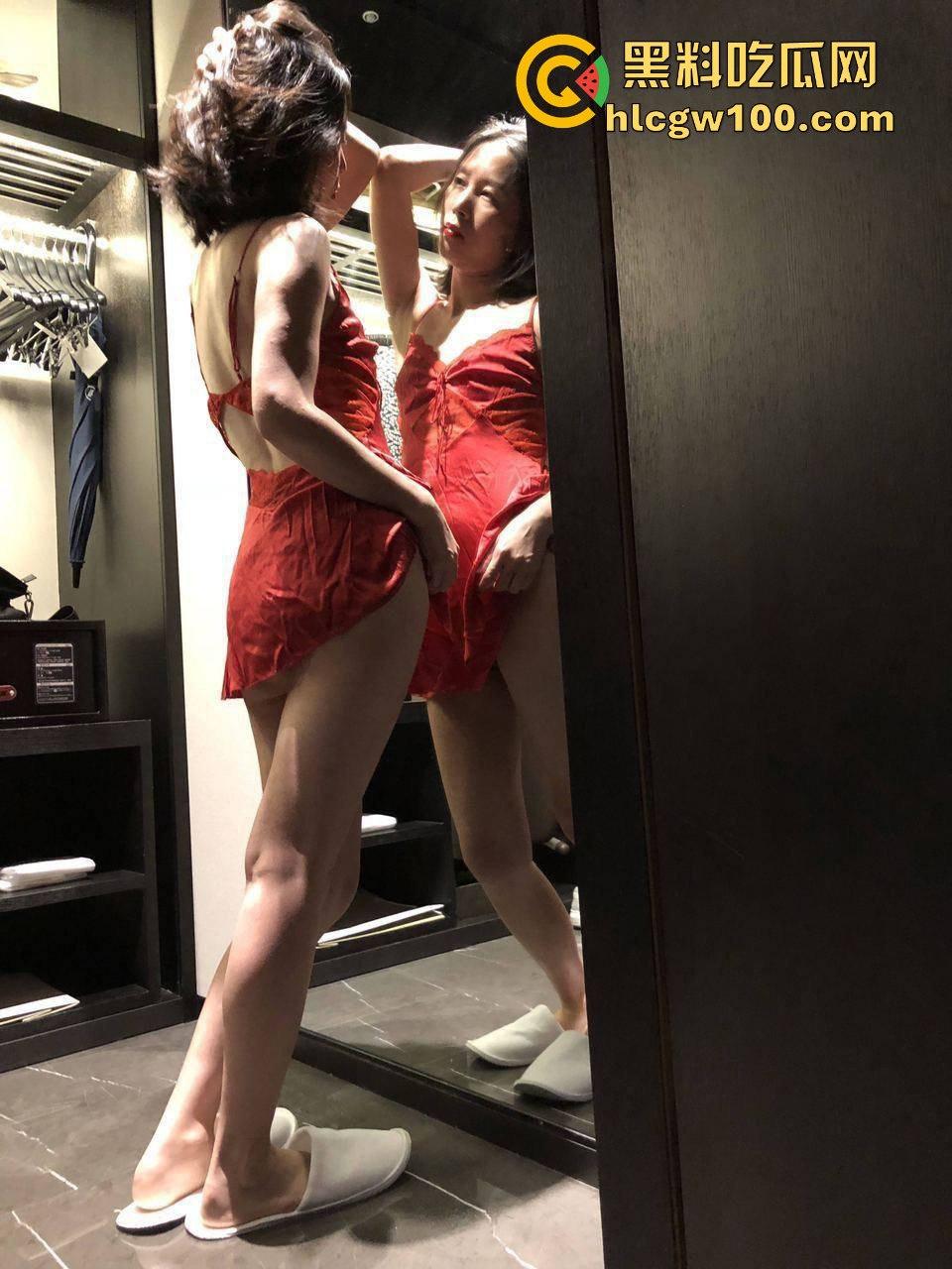 保养极好的60岁深圳离异富婆【戴怡媚】跟小男友的性爱视频流出，控制欲极强喜欢调教。-6