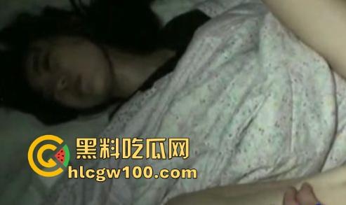 承德职场舔狗极限操作 废柴老公为升职，亲手麻醉老婆送领导迷奸玩，自己旁边伺候递纸巾，看的出来真想升官！-6