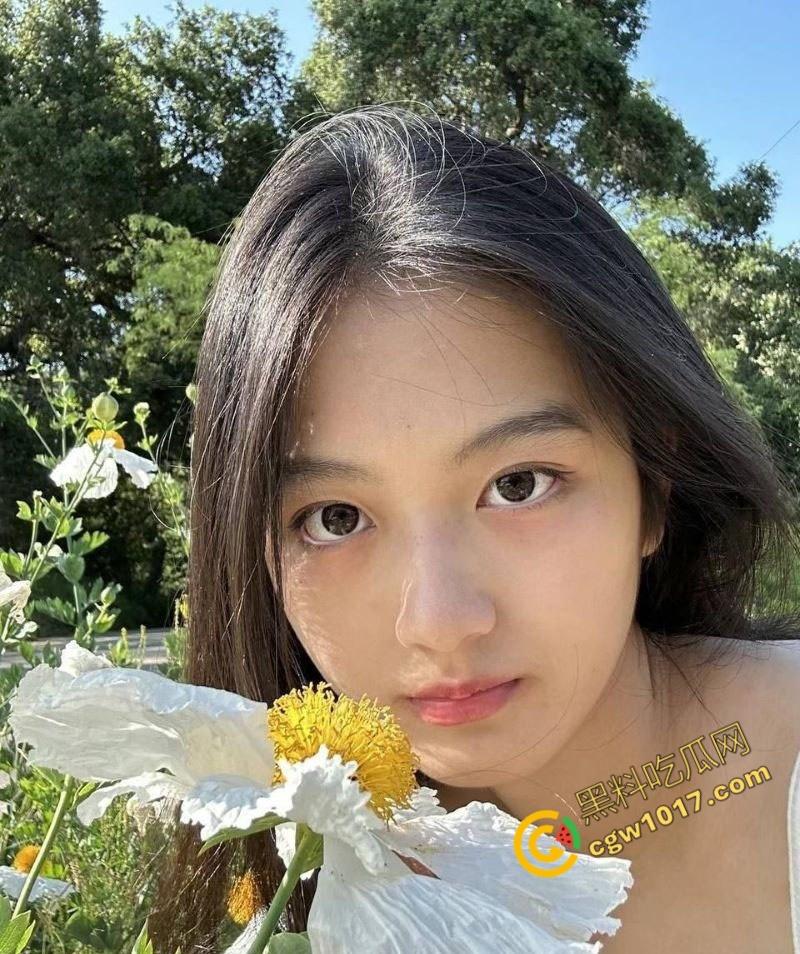 安徽阜阳师范大学眼镜妹【刘婷婷】被前男友曝光：口活深喉，吞精无限，狂野骑乘神情迷离，撼动人心！-2