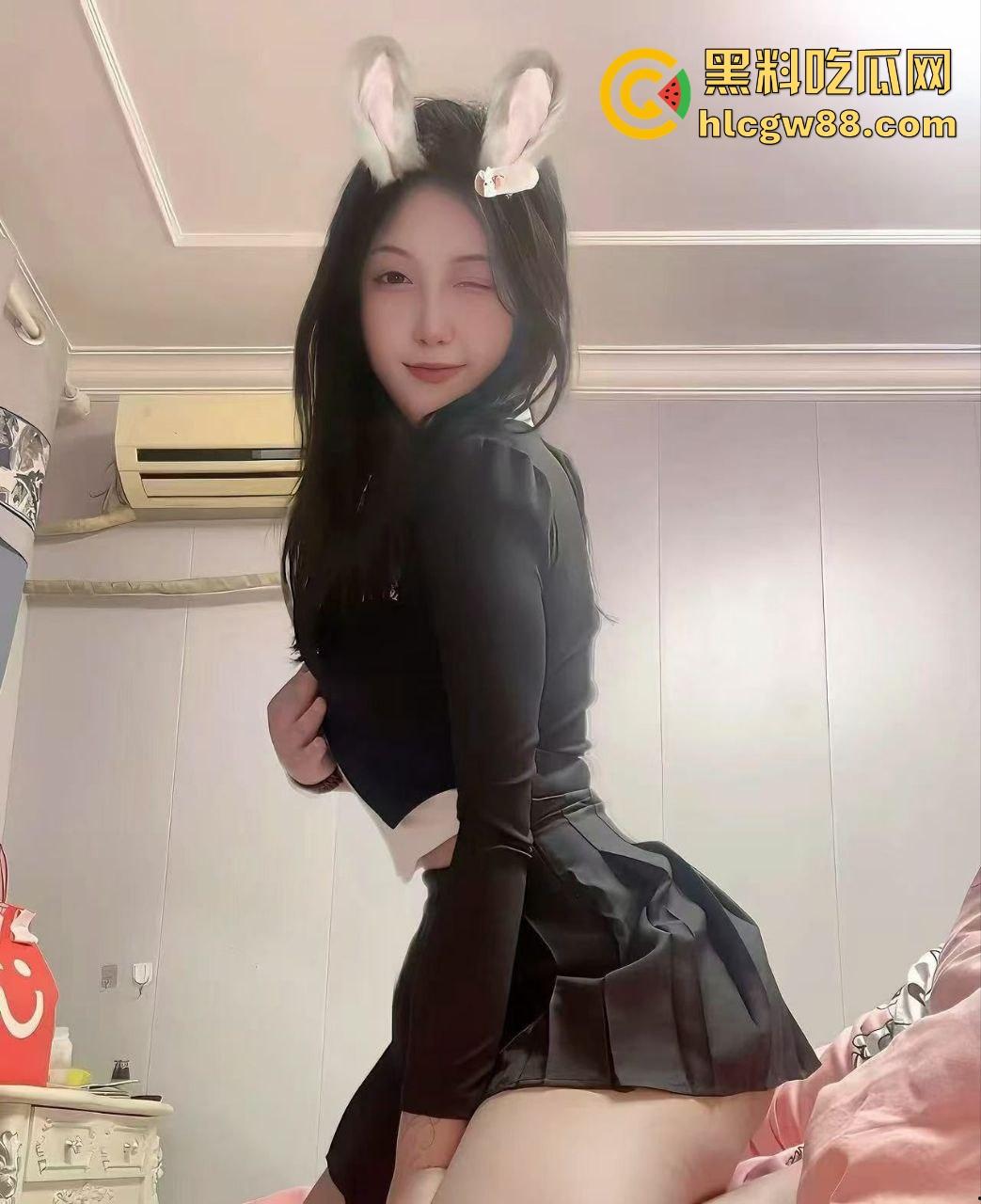 江西九江万达广场地下车库惊现激情时刻 情侣大胆挑战车库打炮，不料被偷拍 内容炸裂！-1