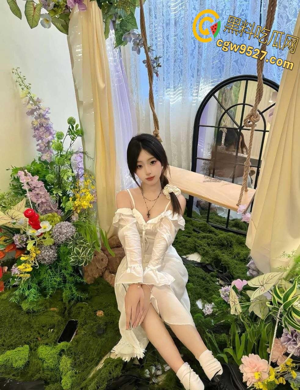 河北经贸大学校花【刘一宁】，情趣女仆蒙眼口交，户外楼道口交，清纯少女被调教成极品小母狗 ！-2