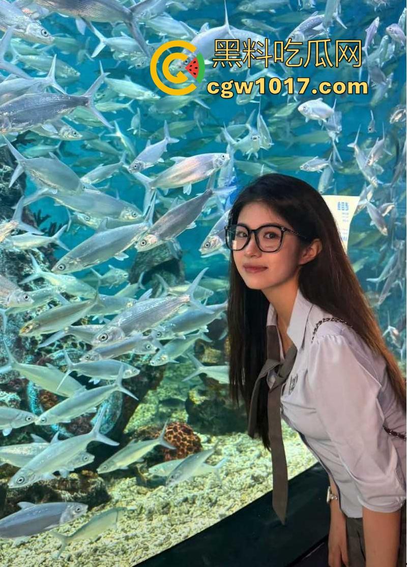 武汉大学流行音乐系【李晓语】为达目的陪睡娱乐圈大佬，敏感娇躯遭暴操爽到颤抖，曾经的高傲女神沦为了舔舐母狗！-2