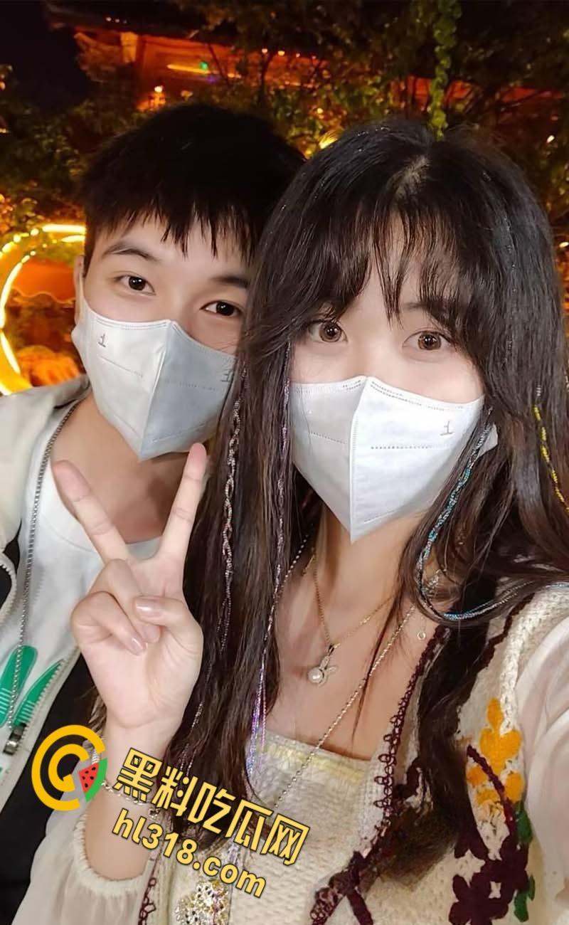 宜宾厥溪镇渣女【谢欣芮】,背叛男友酒店约炮,金主主打一个调教性爱,爽到高潮娇喘抽搐,全程浪叫不断!-1