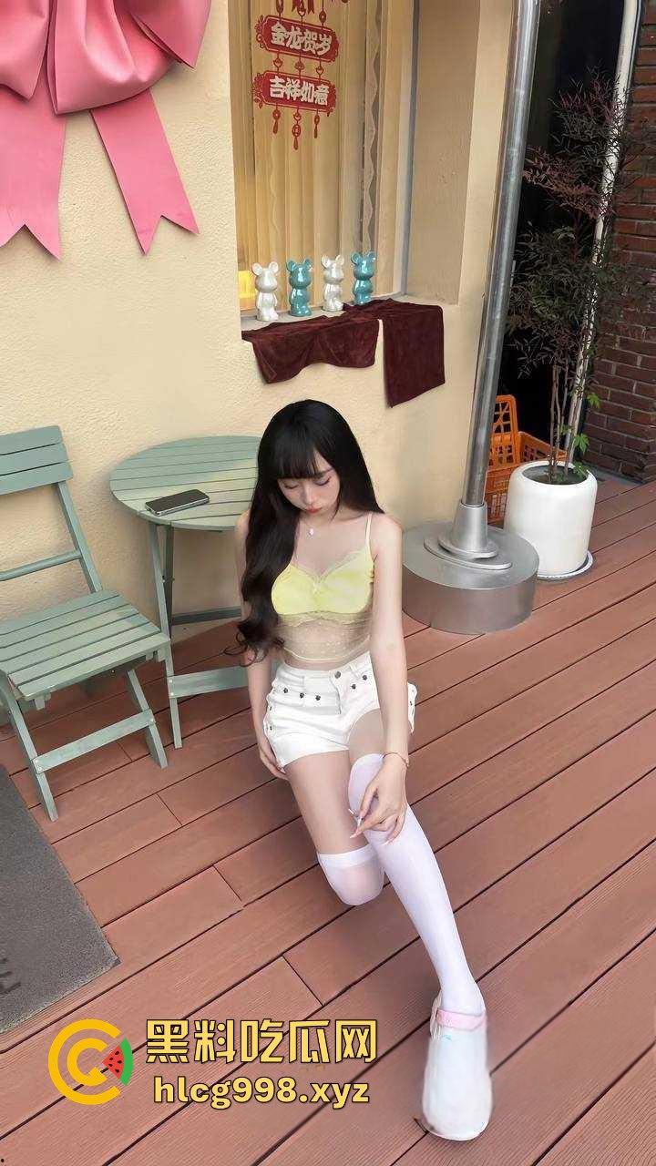 瓜友投稿国庆期间约到成都中医大的反差骚鸡，两天网恋背着男友直接出来偷吃！-3