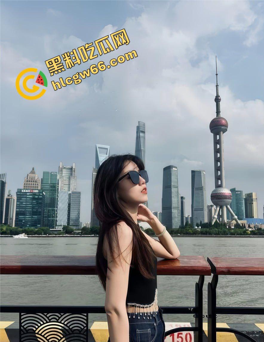 青岛霸王茶姬店员【敏敏】性爱自拍泄露！出租屋被操到浪叫喷水，小穴张开自拍全程曝光，真是敢玩的小母狗！-2