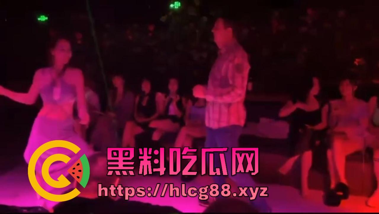 春天的信号？不是花开，而是舞厅里大白腿全都跳起来了！莎莎舞一开，一包利群换个妹子，今晚老子就是皇帝！-7