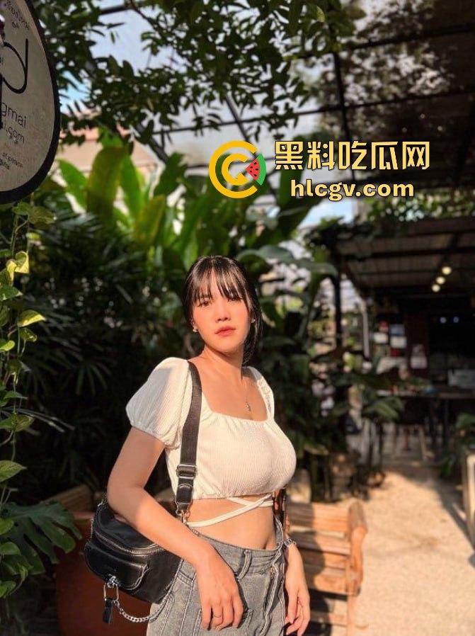 泰国极品巨乳嫩妹【jijik】遭渣男泄密！身材爆表，奶子又大又挺，激情时表情风骚叫声不断！-4