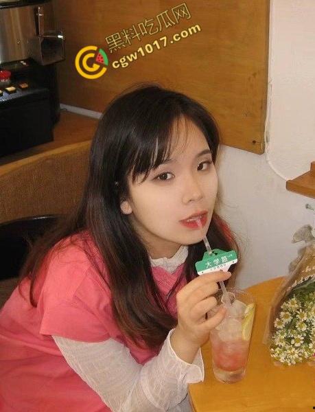 河北保定学生情侣激情视频曝光：深喉与翘臀齐飞，镜头火辣贴身捕捉每寸肉体交融，画面刺激直击原始欲望-2