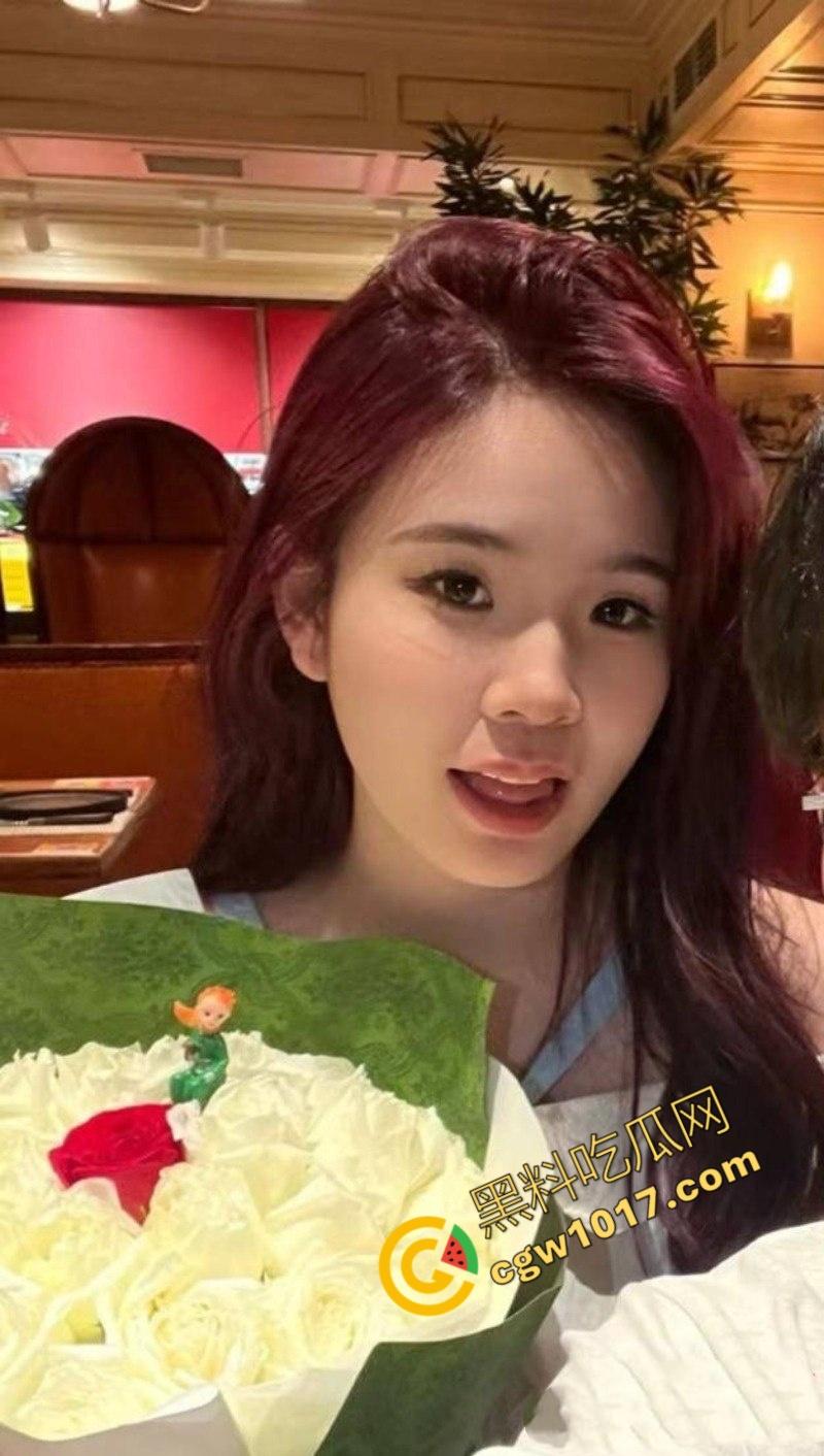 河北保定学生情侣激情视频曝光：深喉与翘臀齐飞，镜头火辣贴身捕捉每寸肉体交融，画面刺激直击原始欲望-3