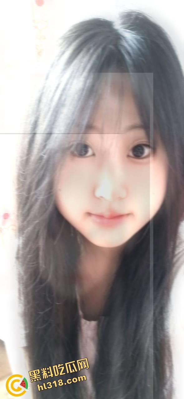 赤裸女奴街头裸坐，公然挑战道德底线，为主人任务无视众人，这是人性的扭曲还是道德的彻底沦丧？-3