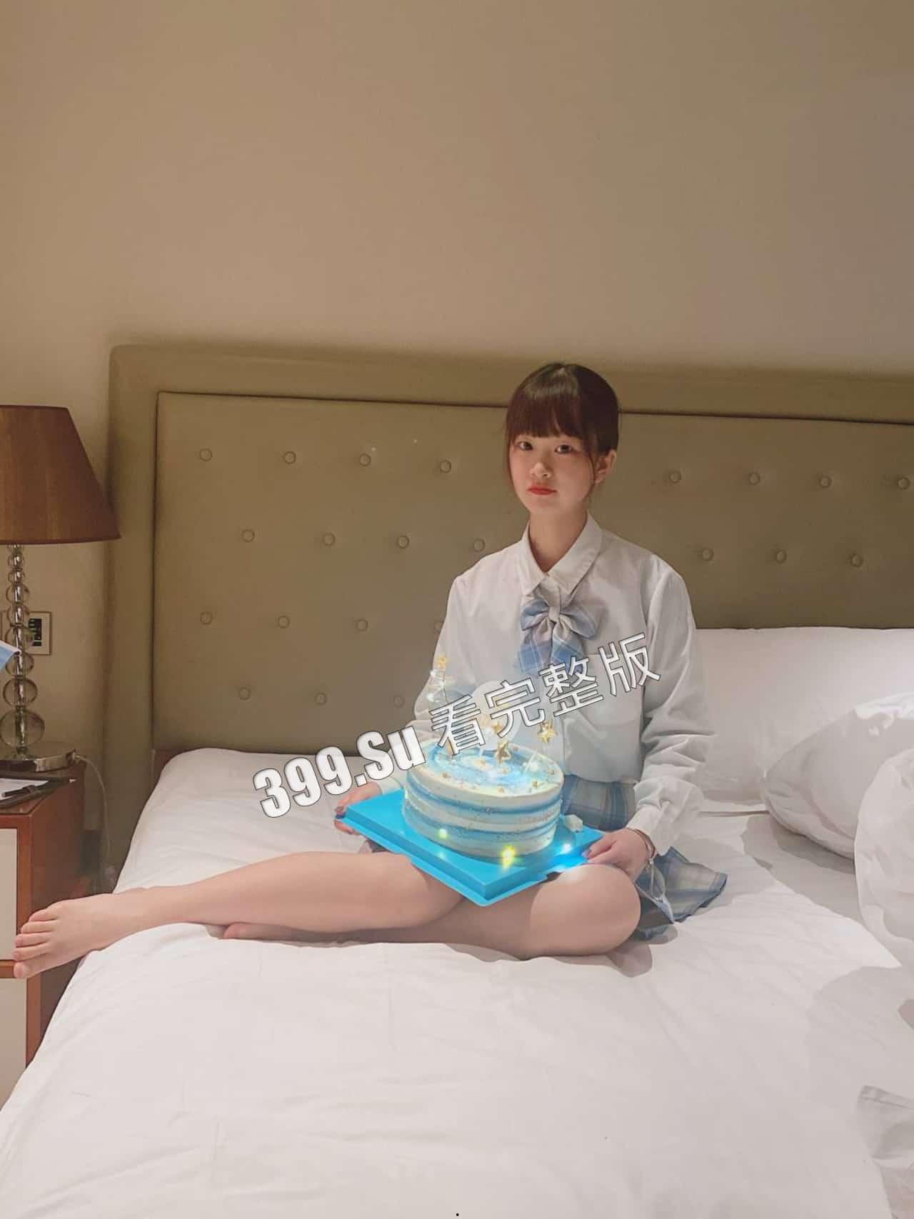 上海旅游高等专科学校 酒店管理专业 苏小萌 酒后跟炮友约炮3p  被男友发现带绿帽  直接爆出不雅视频-3