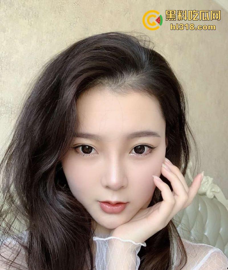 清纯舞蹈系校花调教视频流出，舞姿轻盈如燕，私下却被炮友调教，舞蹈服勾勒完美曲线化身淫荡尤物！-1