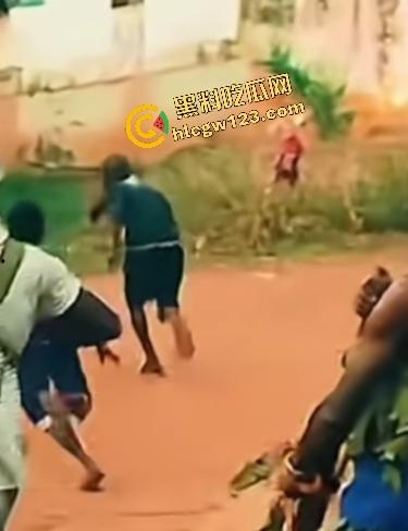 海地“绝命毒师”杀黑帮40人？掺杀虫剂当馅饼毒杀灭共生帮，自首竟没被抓还被政府奖励钱！-8