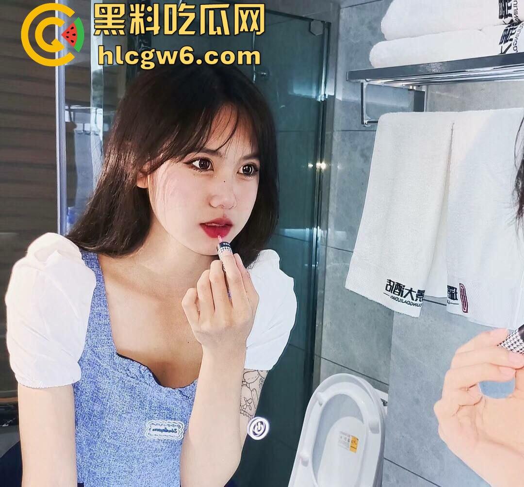 北京小情侣实习狗带劲！大四毕业刚进大厂就敢公厕开舔，回家脱光干到天亮，一晚上五次直接把女朋友腿干软！-1