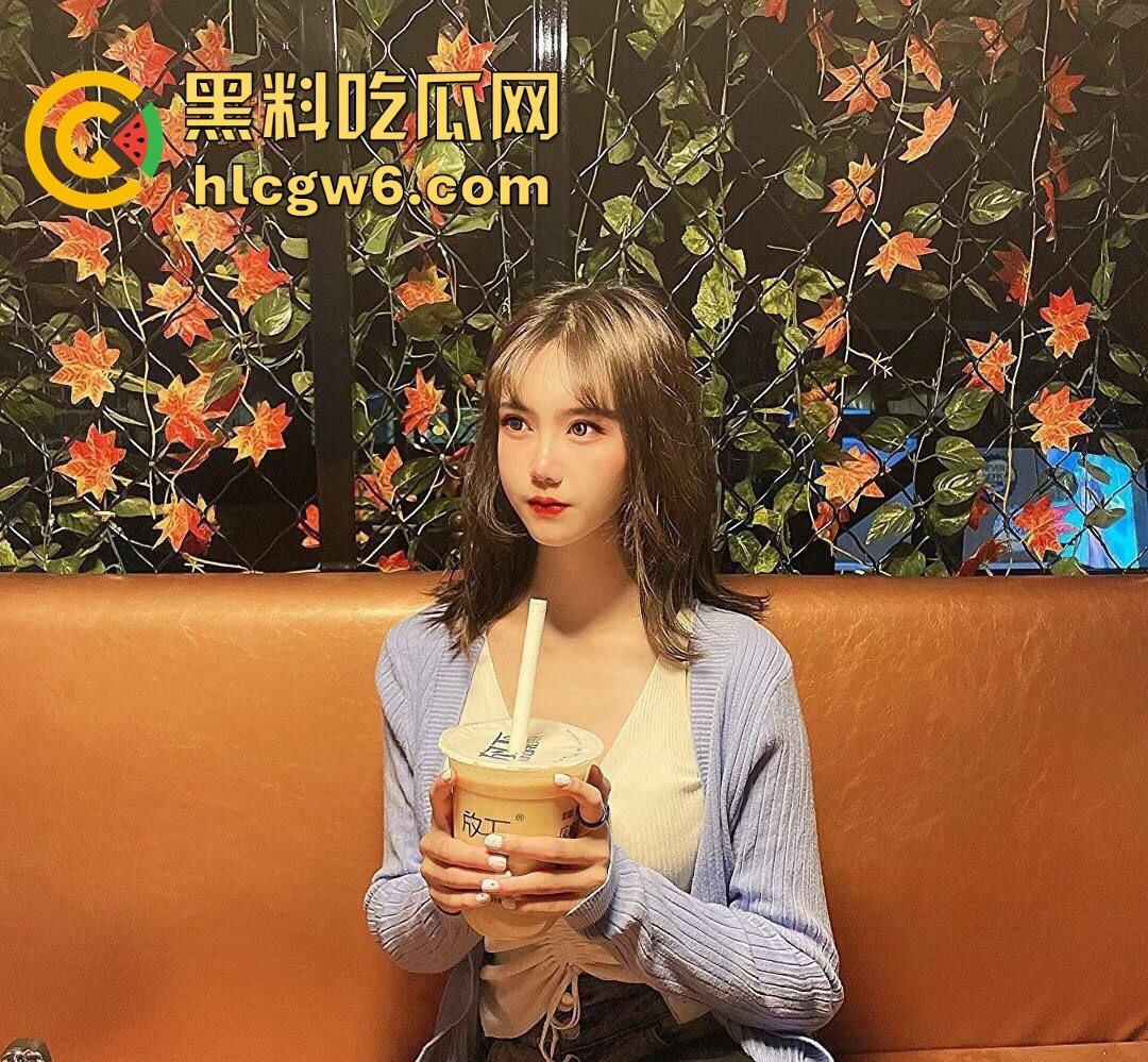 北京小情侣实习狗带劲！大四毕业刚进大厂就敢公厕开舔，回家脱光干到天亮，一晚上五次直接把女朋友腿干软！-4