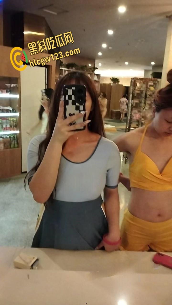 山东清纯学生妹【于依菲】，童颜巨乳极品尤物， 背着男友被网调，各种假屌露脸自慰！-3