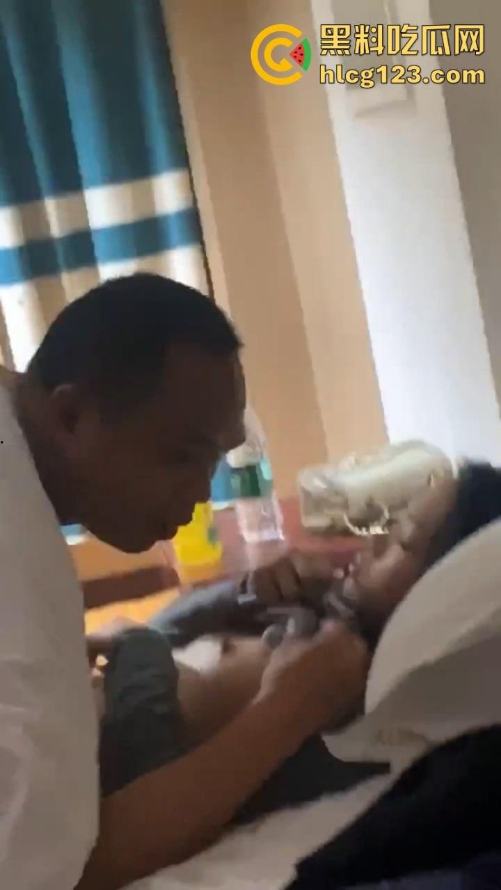 迷奸夜店小妹自己送上门的白操骚货 意识模糊被老男人吃干抹尽 玩了一个晚上！-8