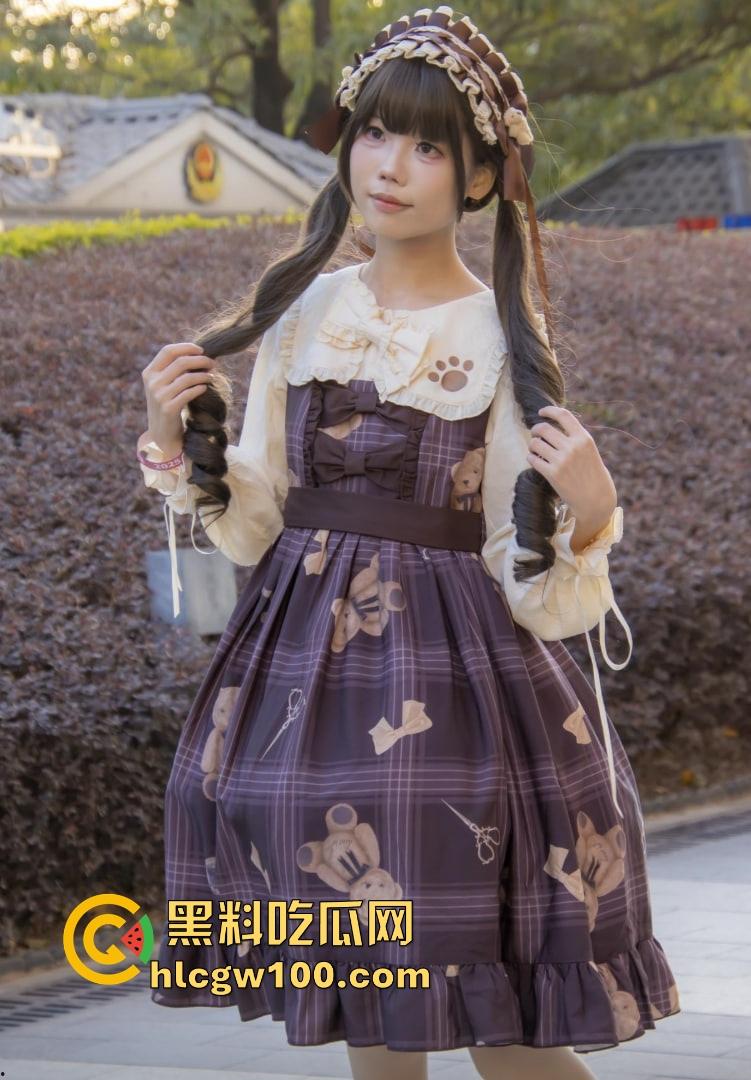 大城市漫展就是狠 不是内场去不起而是外场更有性价比 妹子敢脱不怕冷 锁骨短裙大腿全都露衣服越少越专业！-9