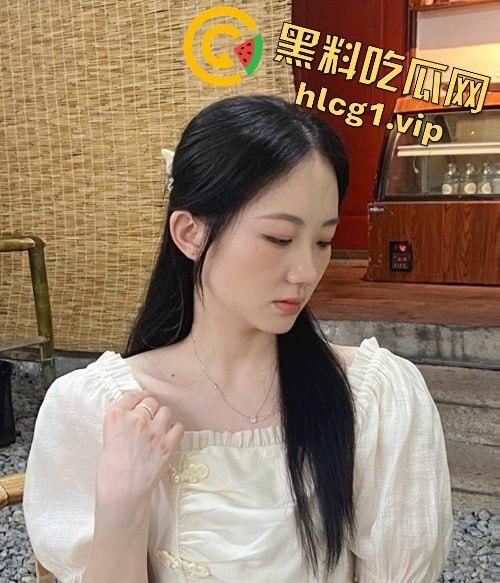 广西反差美女「赵晓玲」被包养真相曝光！奶茶店老板娘人设崩塌！被金主无套抽插叫声撩人！-6