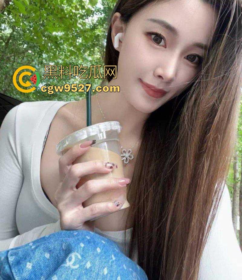 南通崇川区尊龙KTV，超高颜值极品御姐陪酒女，3000包夜口交服务，瓜友们评价一下这身材服务值不值！-6