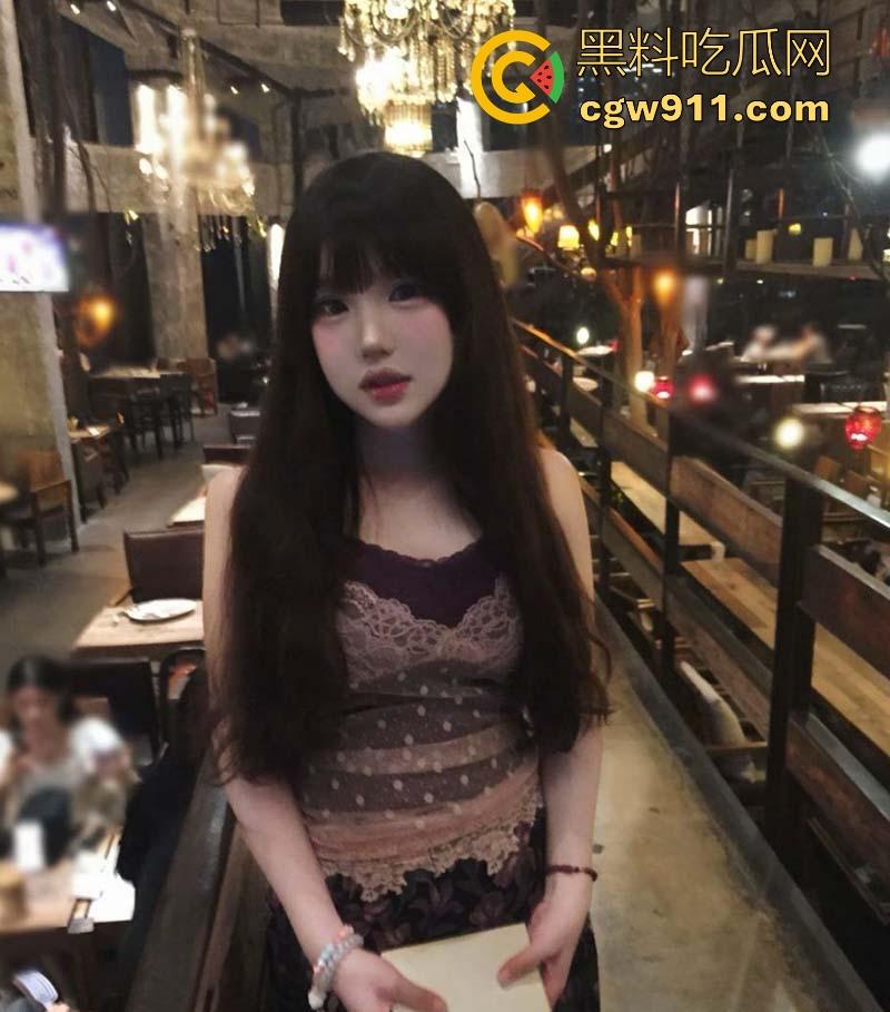 把嘴巴当逼操！湖南长沙小情侣玩转口交，各种姿势花式做爱，有b都不操就喜欢小嘴巴，妹子都跪地求饶！-2