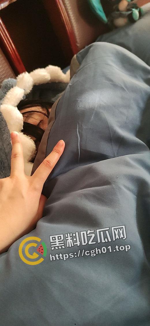 网友奔现惊现小男娘 直呼捞着了 同居后发现 牛子比自己都大 这不必爽文还刺激-9