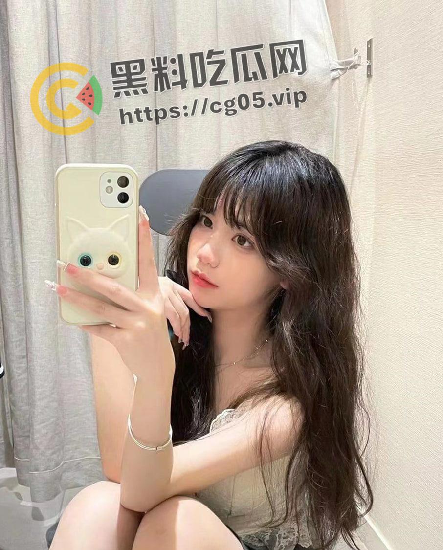 长沙商会会场妹子 【刘怡然】一点花言巧语就被拿下 两天就开房 乳交颜射 妹子也是会玩的啊-3